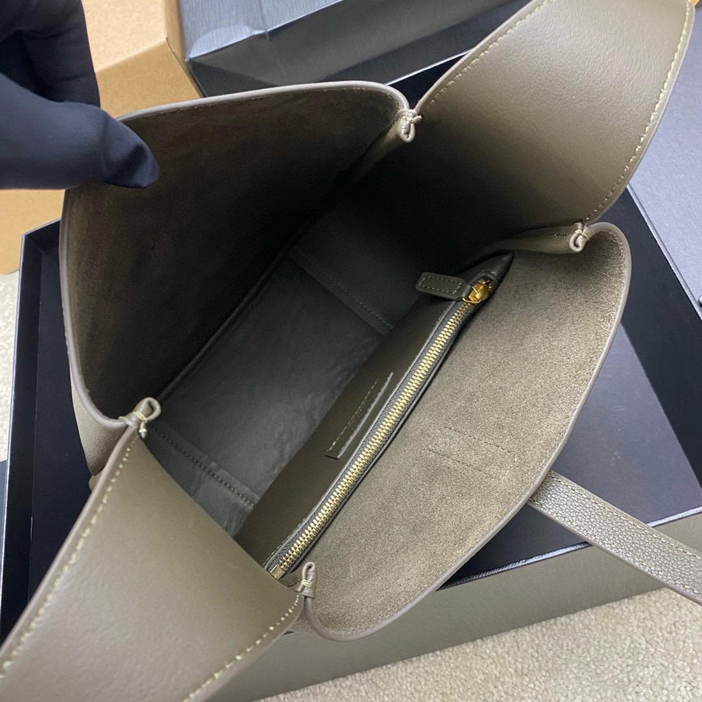 LE 5 À 7 SUPPLE SMALL 22 BROWN CALFFKIN