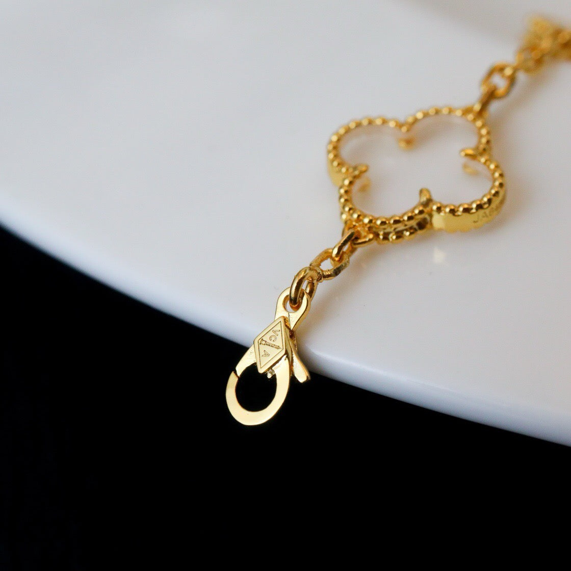 [⭐JeweliWhal]CLOVER 5 MOTIF ROCK CRYSTAL BRACELET