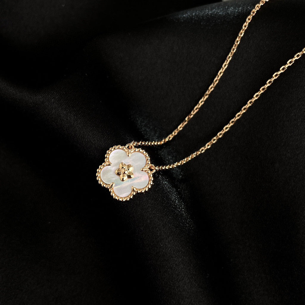 ¡®Jewelicorn¡¯LUCKY  WHITE MOP  PLUM BLOSSOM NECKLACE
