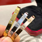 ®ジュエリコーン®ラブブレスレット 6.1mm 10ダイヤモンド