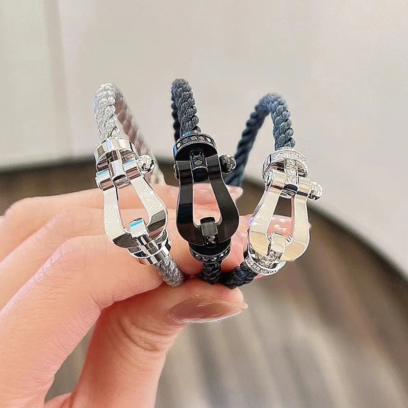 ®Jewelicorn® フォース ラージ ホースシュー ハーフダイヤモンド ブレスレット シルバー