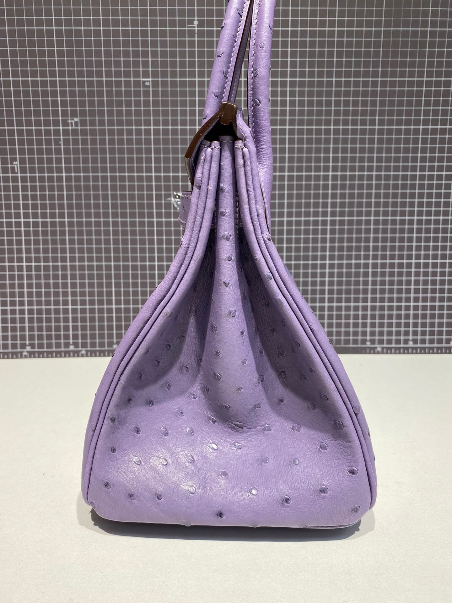 HM Birkin 30 cm Lila Straußenleder Silberne Beschläge (Auf Bestellung gefertigt)