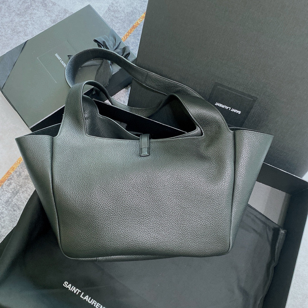 LE 5 À 7 BEA IN GRAINED LEATHER BLACK