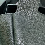 LE 5 À 7 BEA IN GRAINED LEATHER BLACK