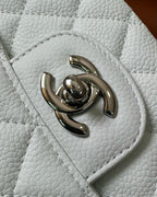 FLAP BAG 25 IN WHITE CAVIAR LAMBSKIN SILVER HARDWARE