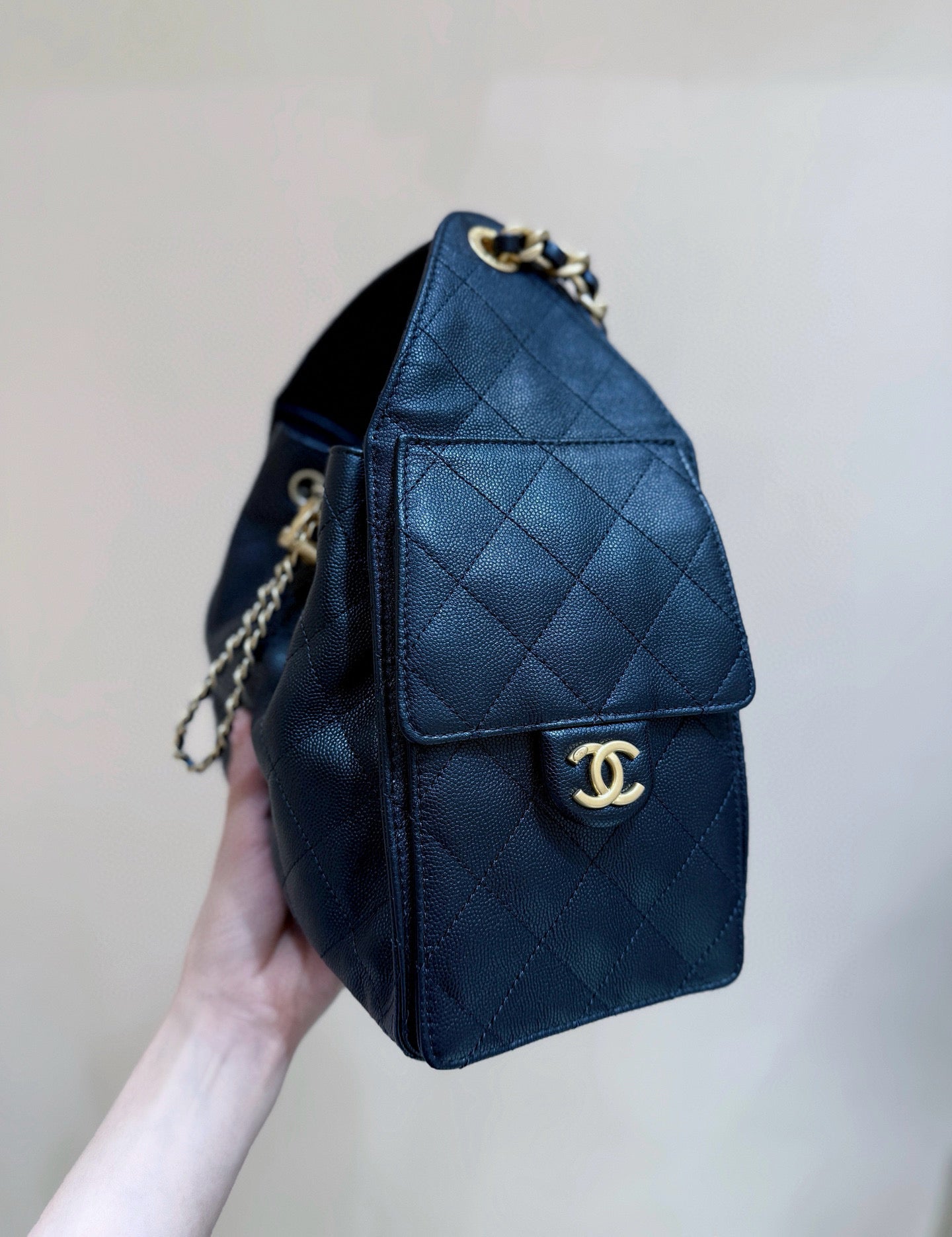 CC 25 HANDBAG IN BLACK 30 GRAINED CALFSKIN GOLD HARDWARE