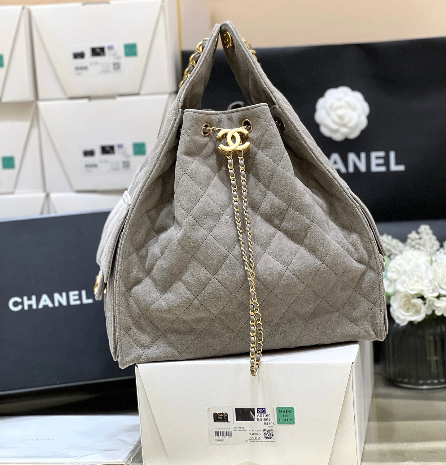 CC 25 Handtasche in Grau 40 Wildleder Kalbsleder Goldbeschläge