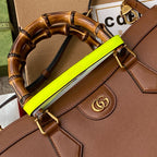 MITTLERE DIANA-TRAGETASCHE 35 IN BRAUN LACKIERTES KALBSLEDER BAMBUSHÄNGER