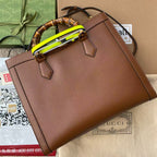 MITTLERE DIANA-TRAGETASCHE 35 IN BRAUN LACKIERTES KALBSLEDER BAMBUSHÄNGER