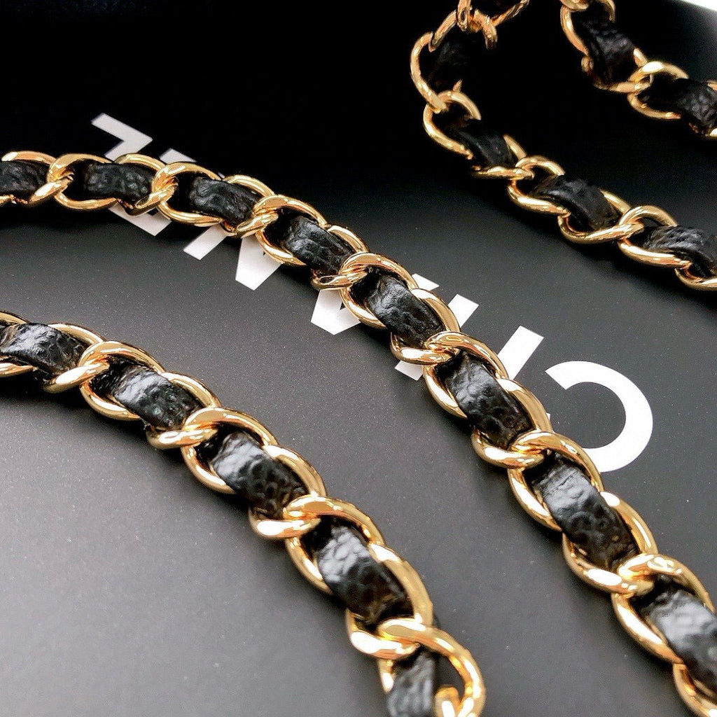 FLAP BAG 25 IN BLACK CAVIAR LEATHER GOLD HARDWARE