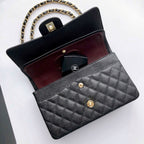 FLAP BAG 25 IN BLACK CAVIAR LEATHER GOLD HARDWARE