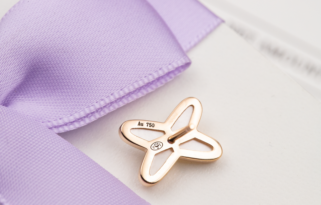 Jewelicorn Ohrringe aus weißem Perlmutt, rosafarbenem Gold und Diamanten