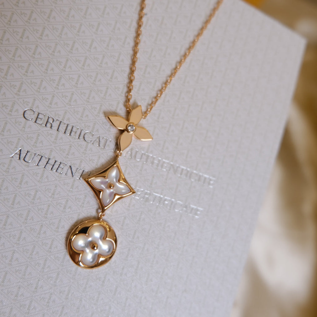 Jewelicorn Color Blossom Lariat Halskette, roségolden, weiß, Perlmutt und Diamanten