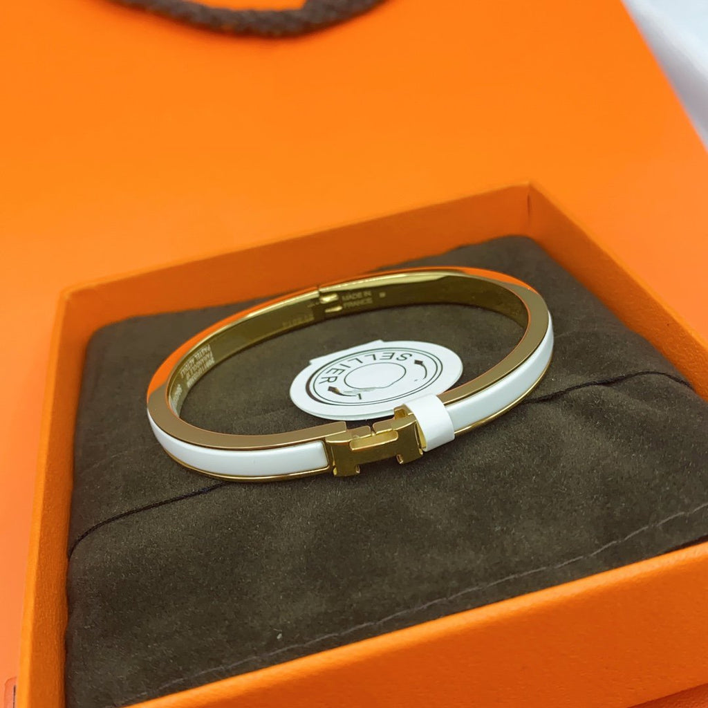 ®Jewelicorn®クラシック HM クリック ホワイト 8mm エナメルブレスレット