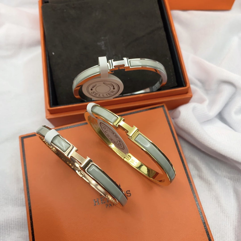 ®Jewelicorn® クラシック HM クリック グリーン 8mm エナメルブレスレット