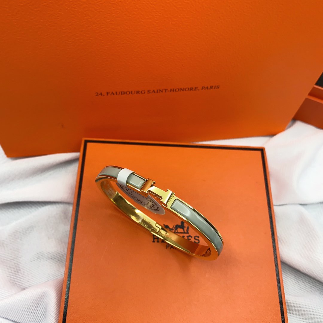 ®Jewelicorn® クラシック HM クリック グリーン 8mm エナメルブレスレット