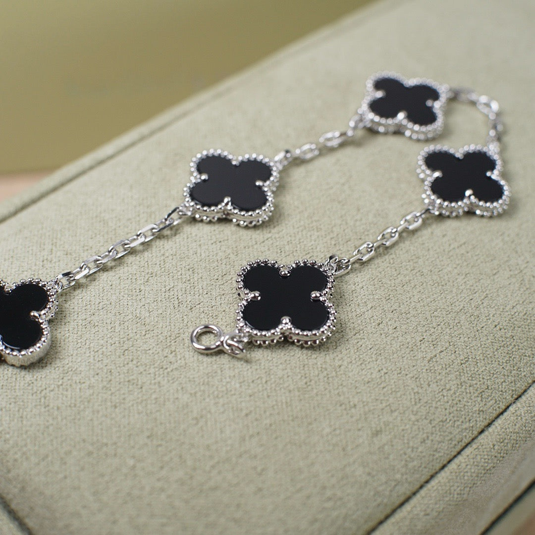 [⭐JeweliWhal] CLOVER 5 MOTIF ONYXS BRACELET COLLECTION