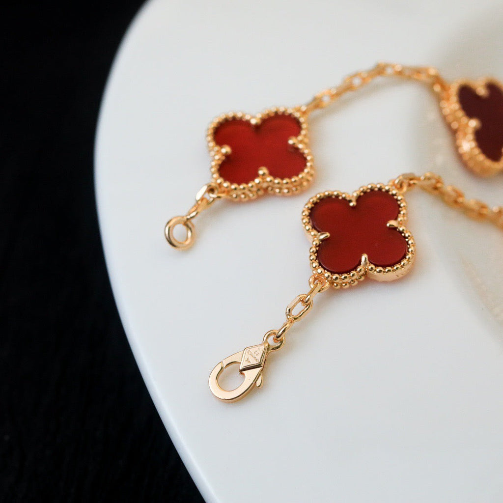 ¡®Jewelicorn¡¯CLOVER 5 MOTIFS RED AGATE  BRACELET