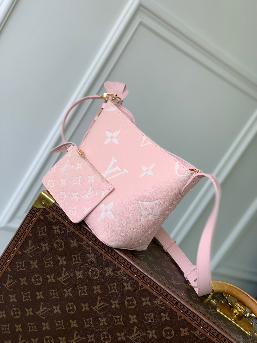 ALL IN BB BAG 18 IN QUARTZ PINK AND BEIGE EMBOSSED COWHIDE