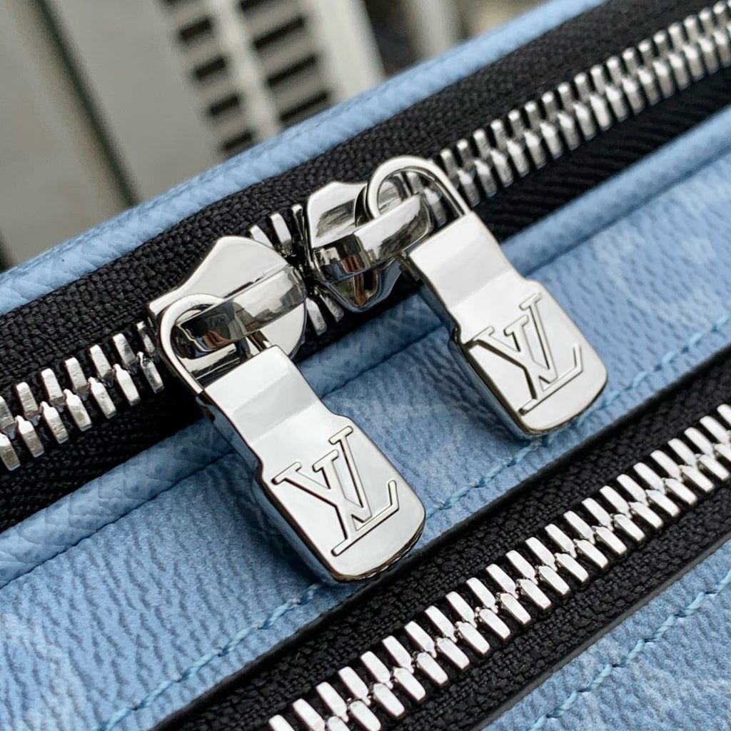 ALPHA MESSENGER 24 IN BLUE MONOGRAM COATED CANVAS AND CALFSKIN