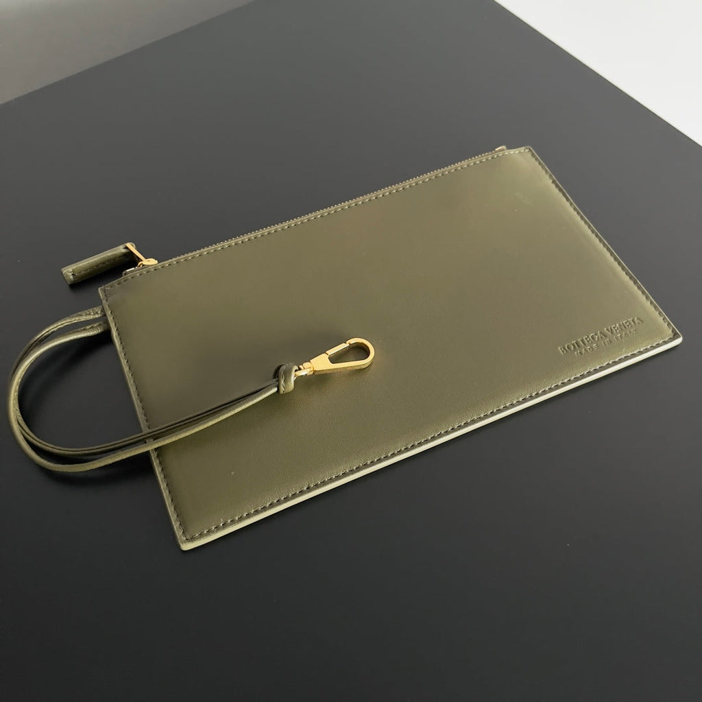 BOTTEGA VENETA 25S LARGE CABAT BAG 51 IN ARMY GREEN CALFSKIN GOLD HARDWARE