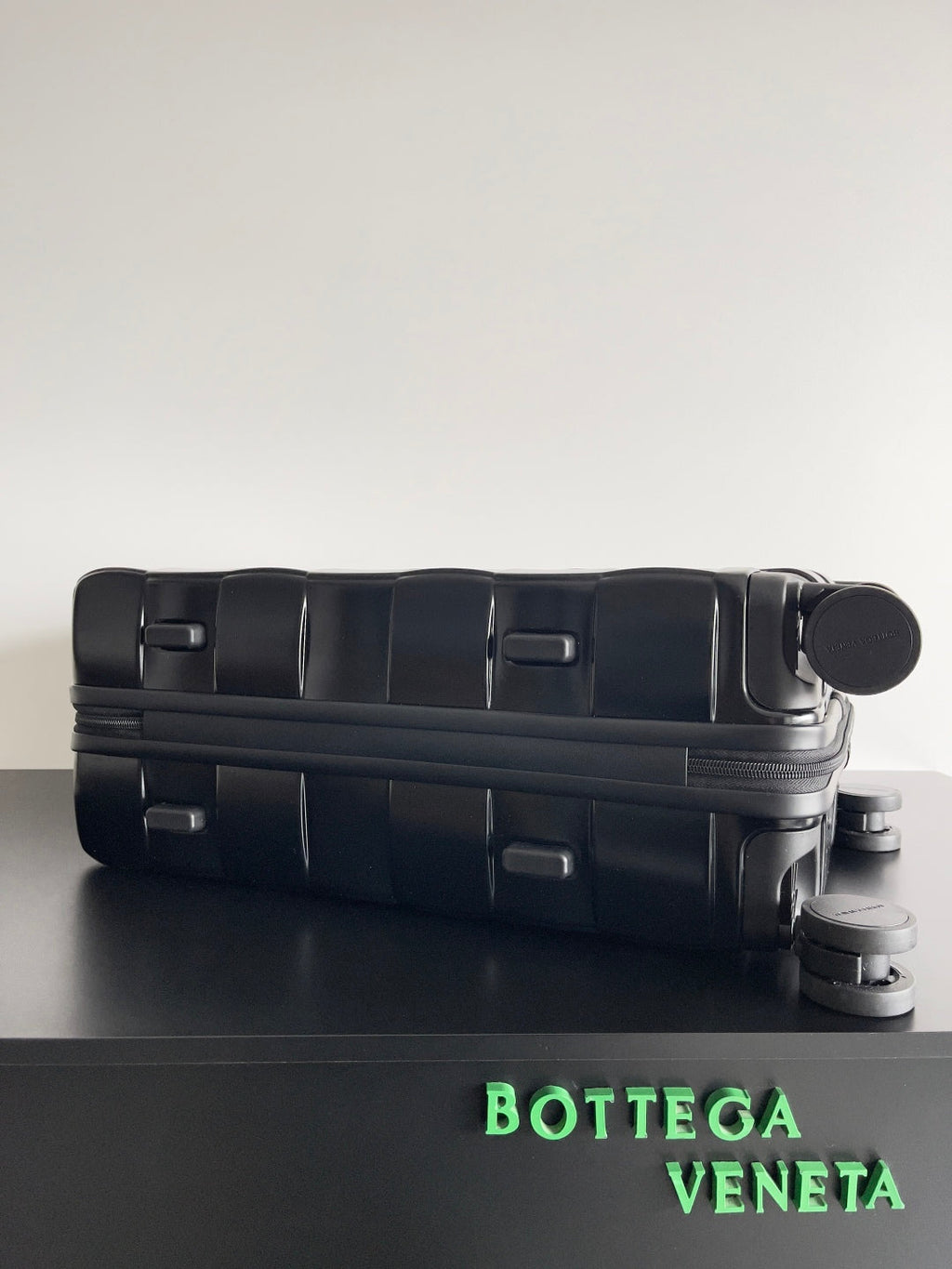 BOTTEGA VENETA 25S ODYSSEY CABIN 3D INTRECCIO PATTERN LUGGAGE 55 IN BLACK CALFSKIN