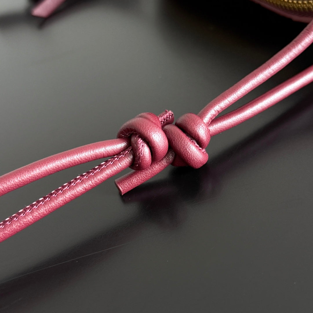 Konzerttasche 18,5 Zoll in burgunderrotem Lammleder