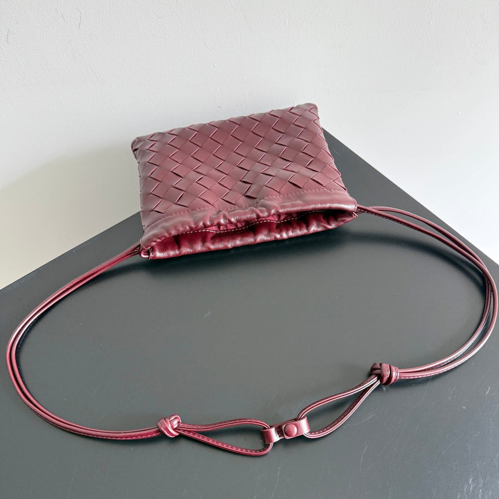 KLEINER STAUBSACK 21 IN BURGUNDERSCHÖNES LAMMLEDER