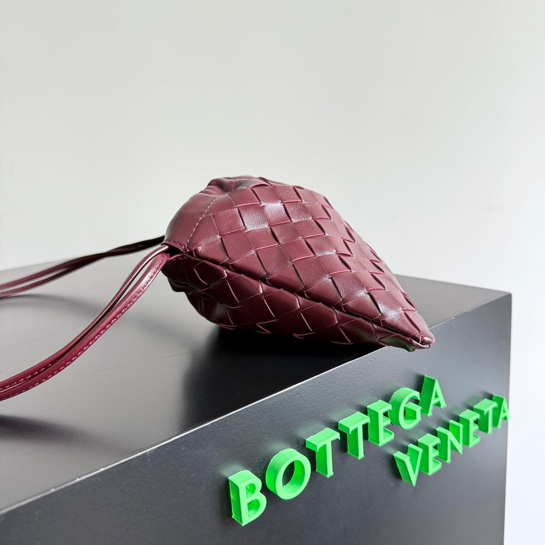 KLEINER STAUBSACK 21 IN BURGUNDERSCHÖNES LAMMLEDER