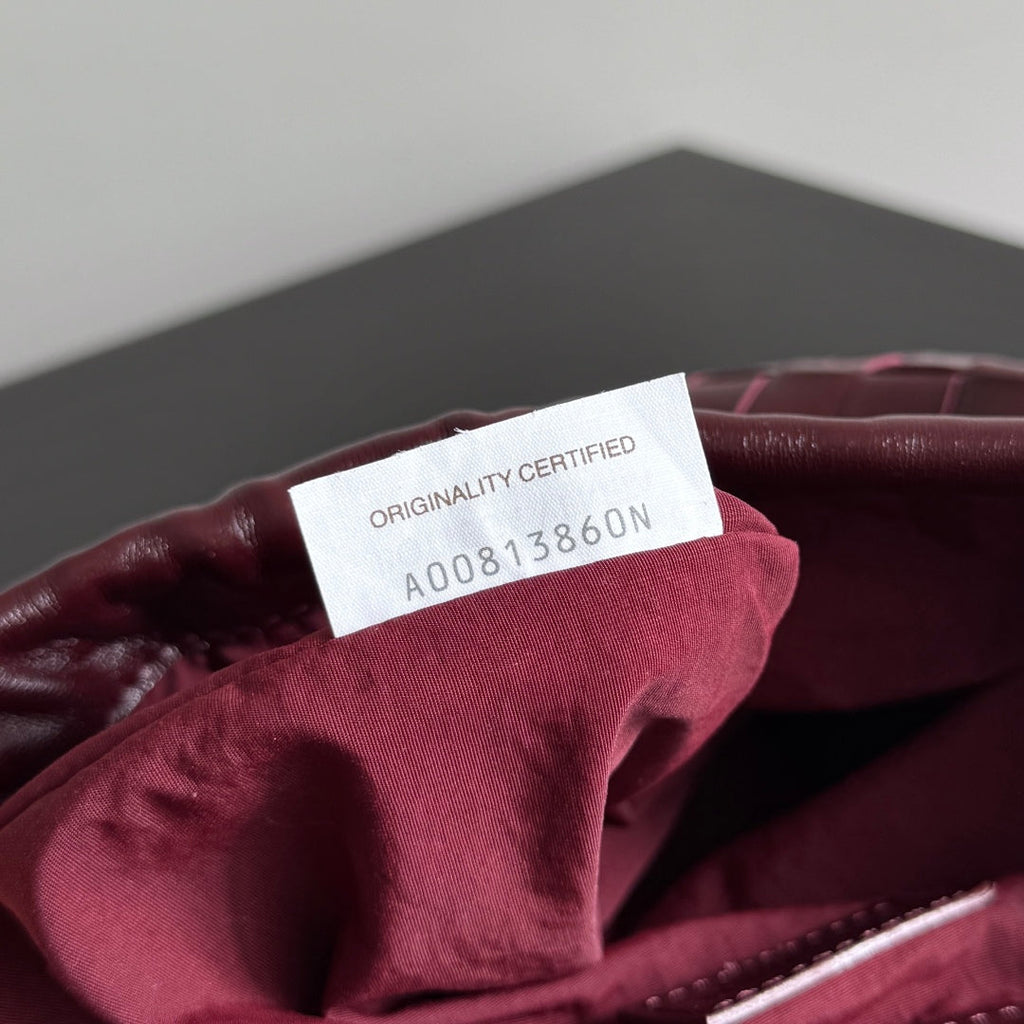 KLEINER STAUBSACK 21 IN BURGUNDERSCHÖNES LAMMLEDER