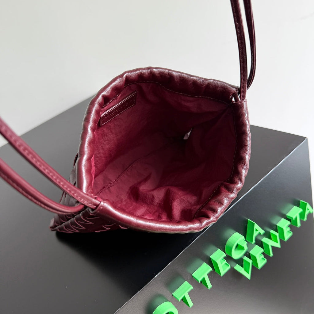 KLEINER STAUBSACK 21 IN BURGUNDERSCHÖNES LAMMLEDER