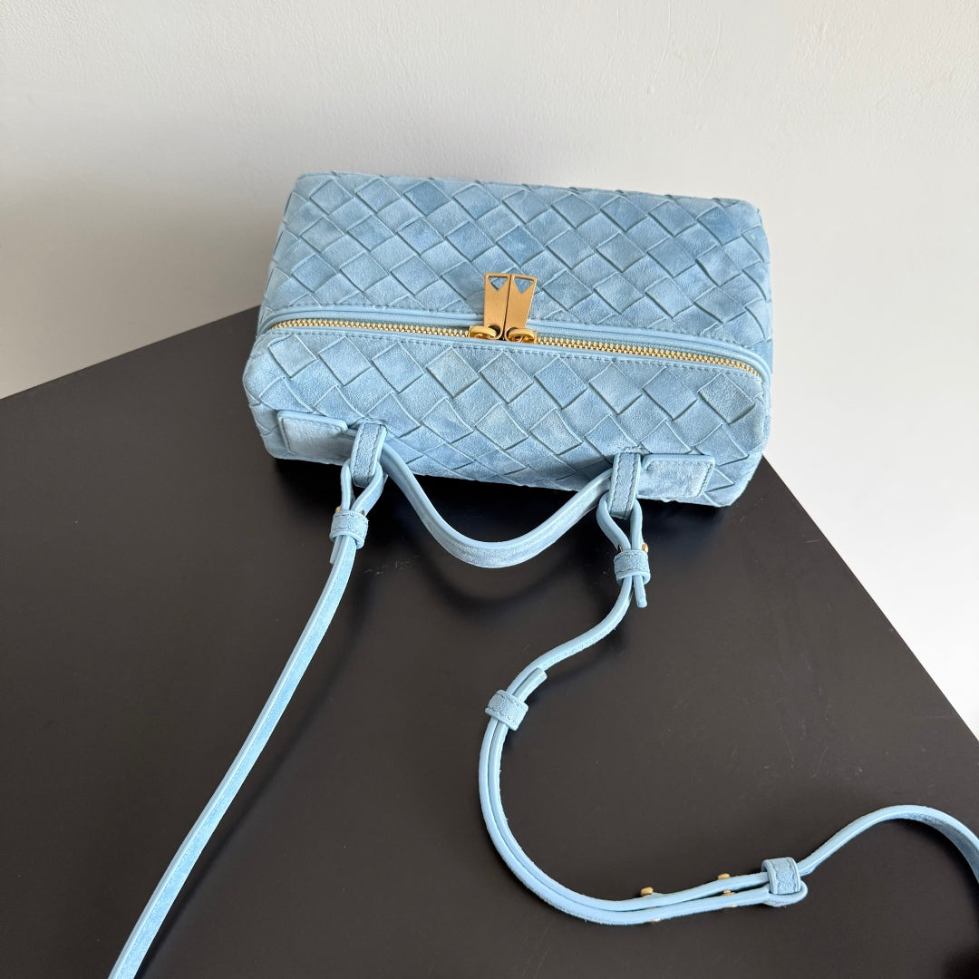 BOTTEGA VENETA 25S BANG BANG 22 IN ICE BLUE INTRECCIATO SUEDE GOLD HARDWARE