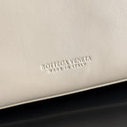 BOTTEGA VENETA 25S MEDIUM CIAO CIAO BAG 26 IN LIGHT WARM BEIGE CALFSKIN