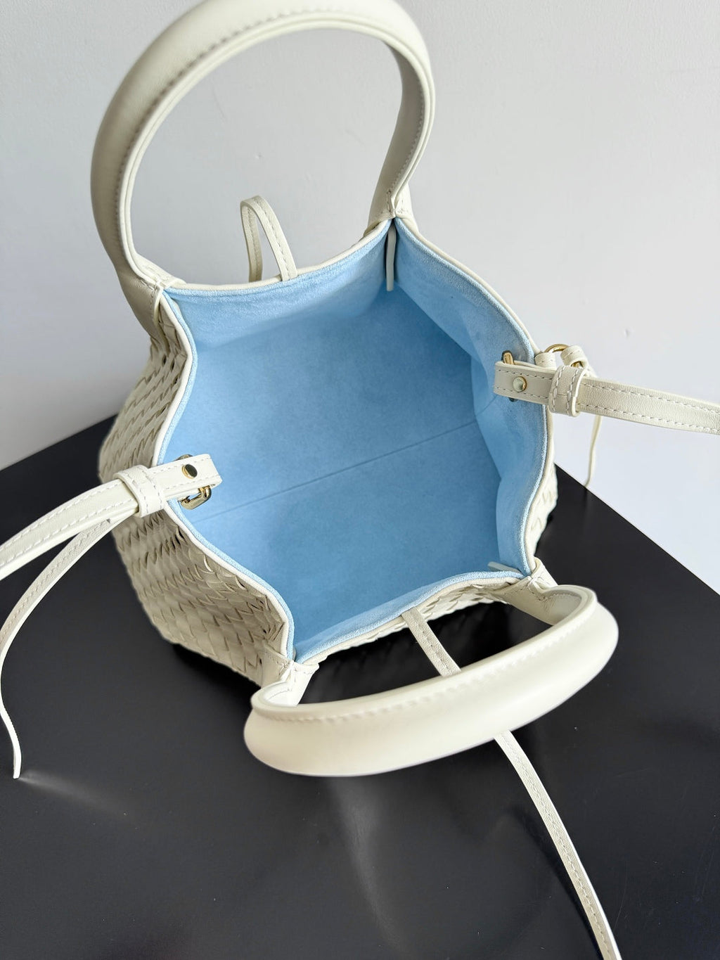 BOTTEGA VENETA 25S SMALL PINACOTECA REVERSIBLE BAG 24 IN IVORY CALFSKIN