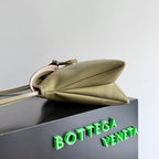 BOTTEGA VENETA 25S MEDIUM LIBERTA BAG 30 IN OLIVE GREEN CALFSKIN