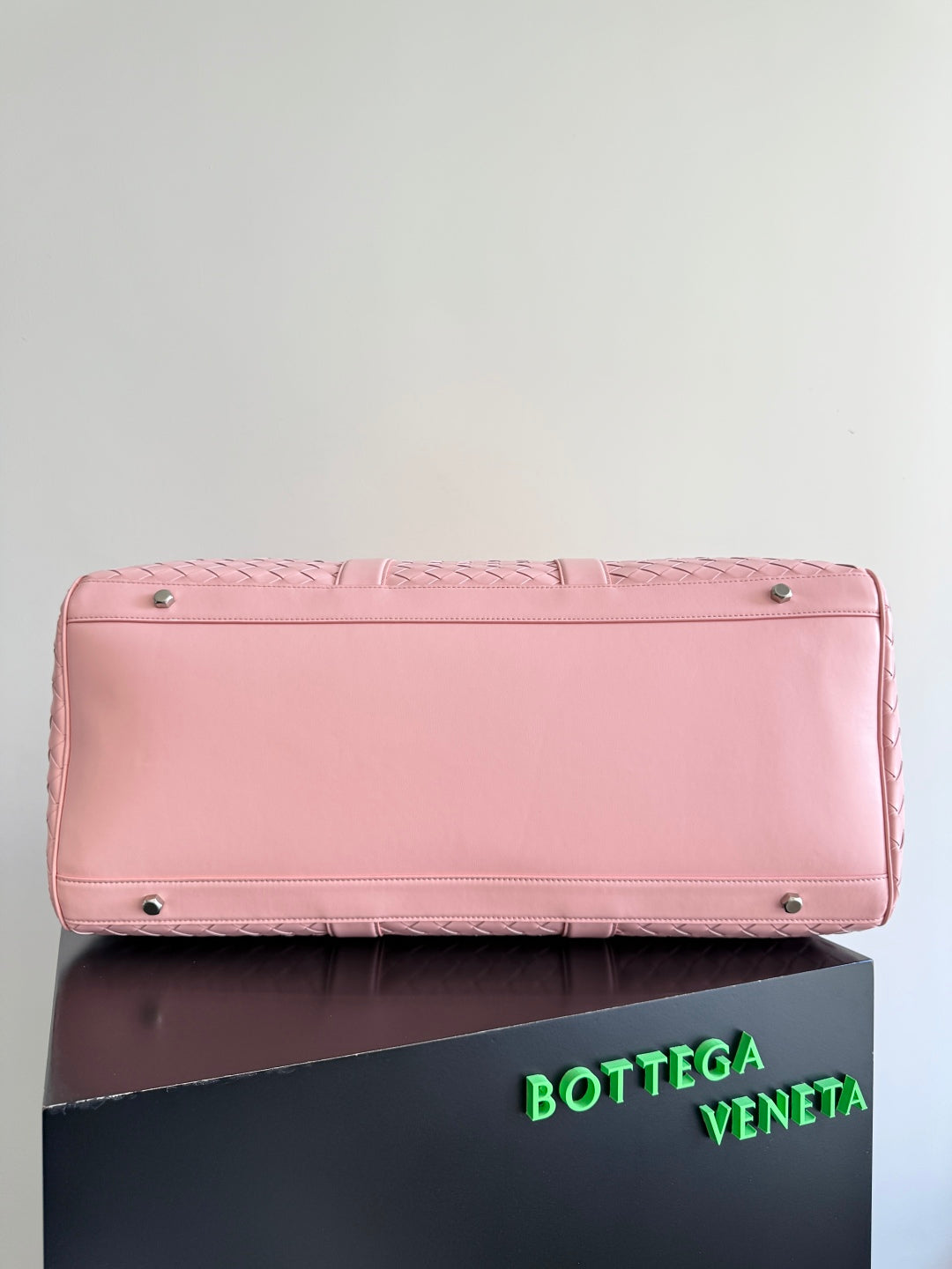 BOTTEGA VENETA 25S INTRECCIATO CABIN DUFFLE 55 IN LIGHT PINK CALFSKIN