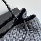 BOTTEGA VENETA 25S BASKET BAG 31 IN BLACK CALFSKIN GOLD HARDWARE