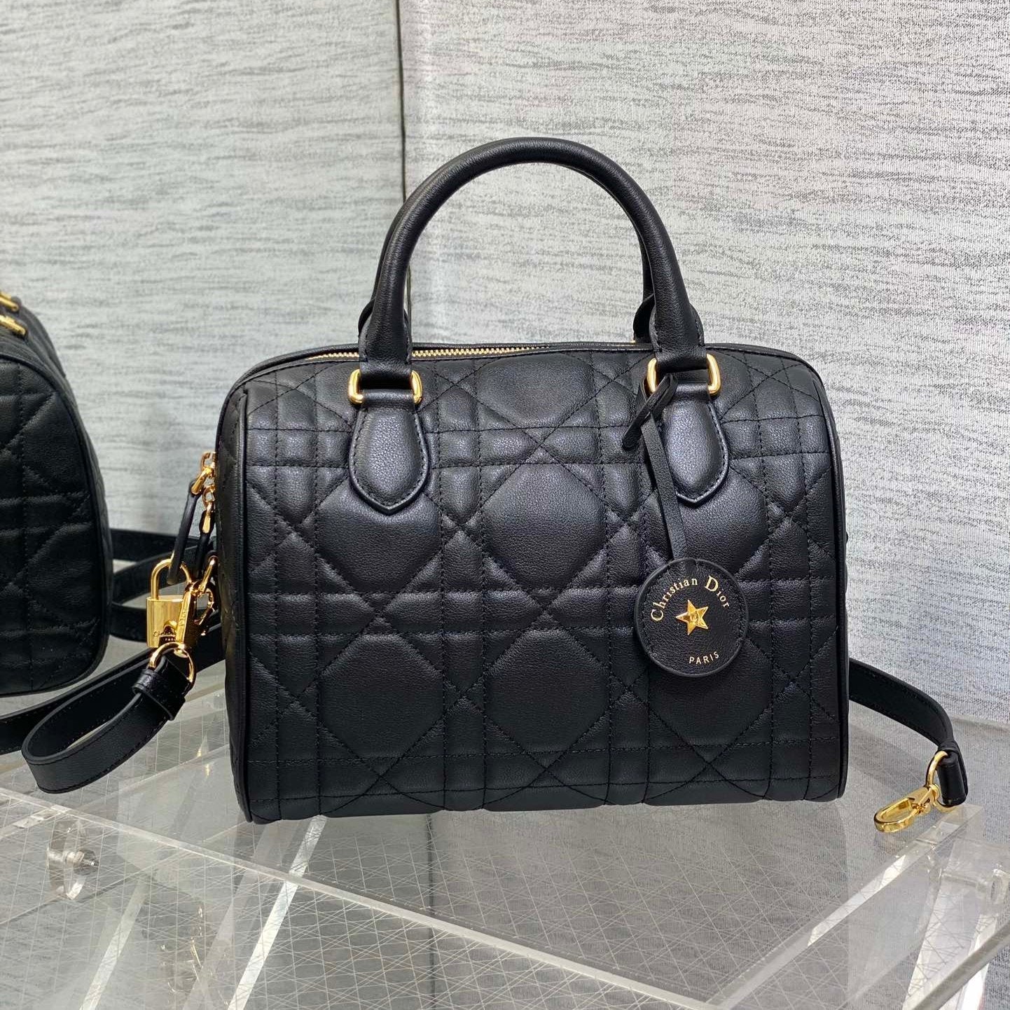 GROOVE 25 Tasche aus schwarzem Lammleder