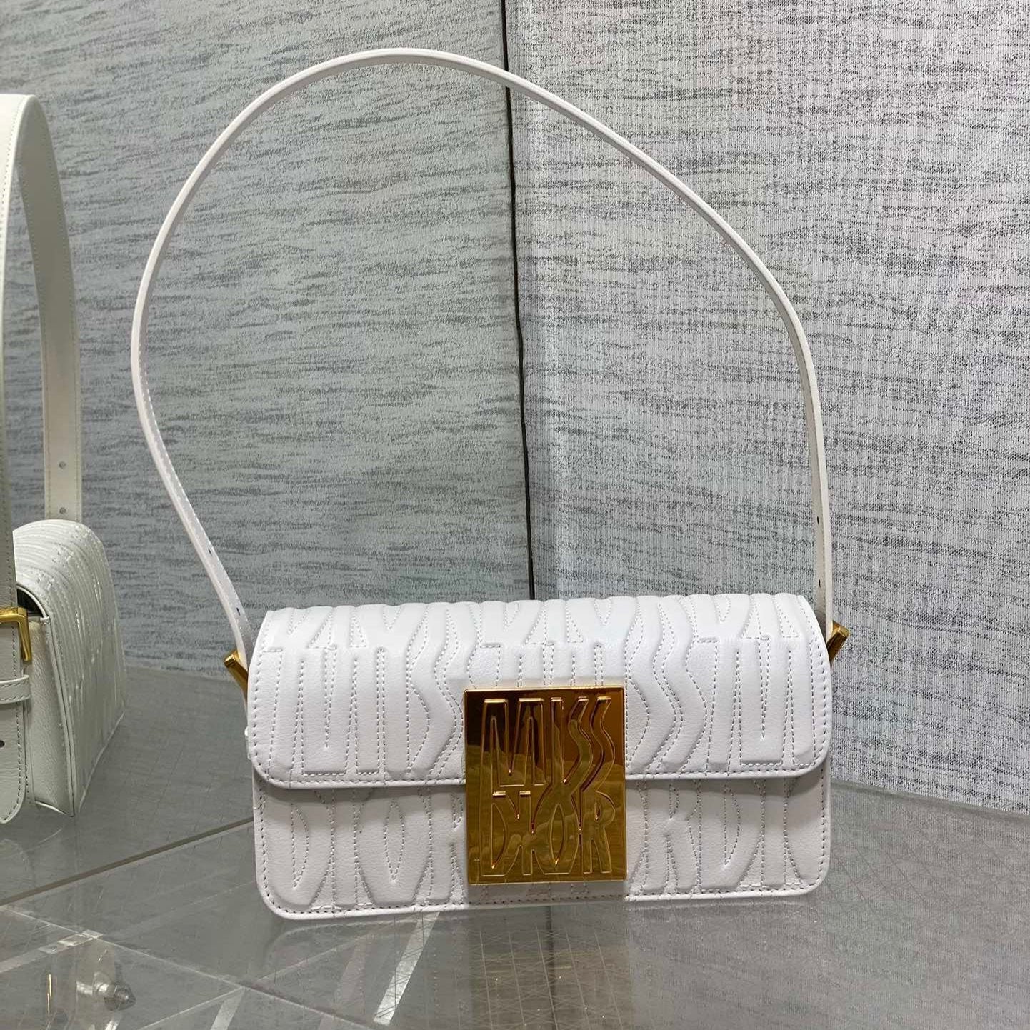 Klapptasche 18 Weiß Gesteppt Vollständig Kalbsleder