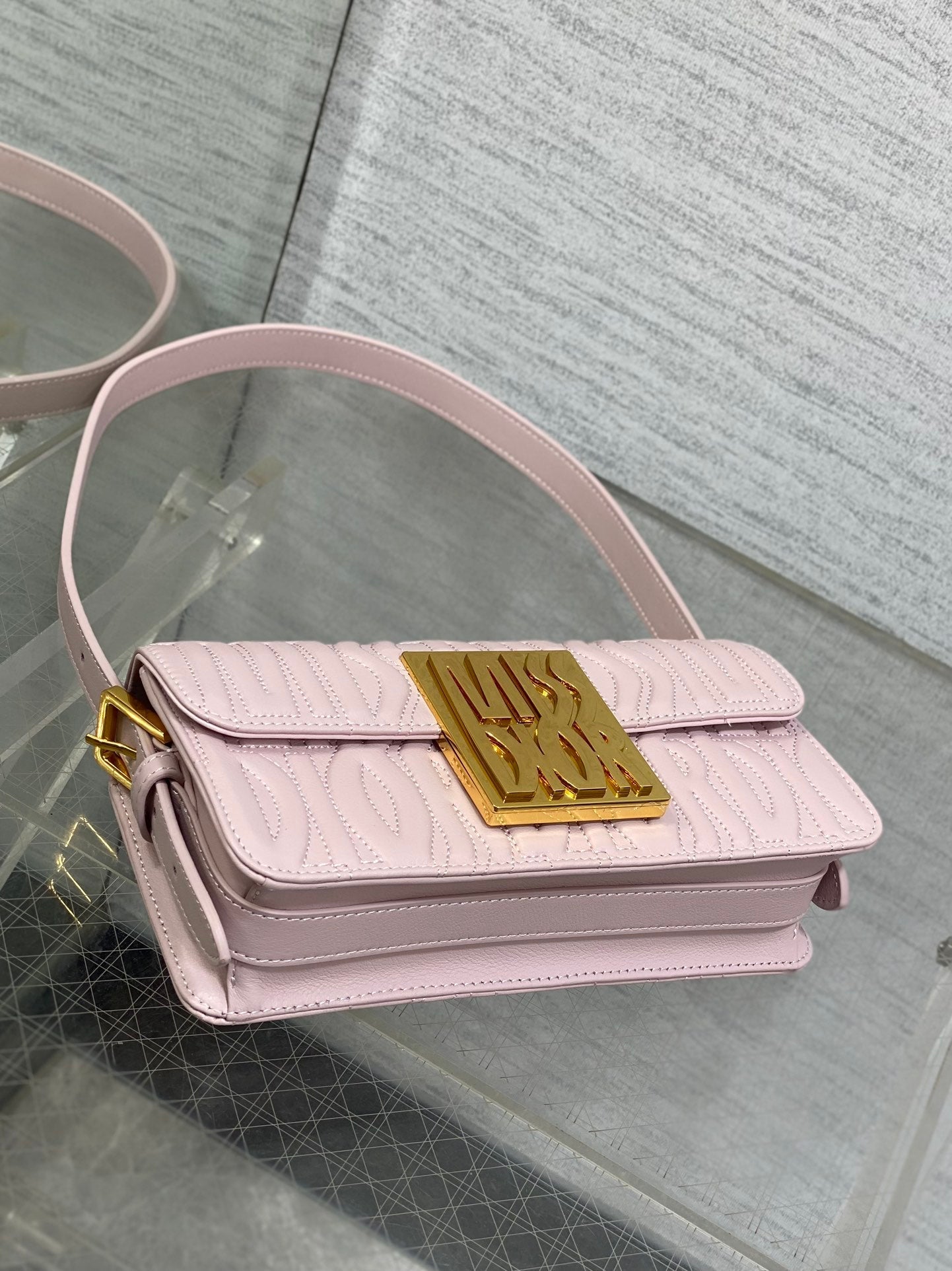 Klapptasche 18, hellrosa, komplett gesteppt, Kalbsleder