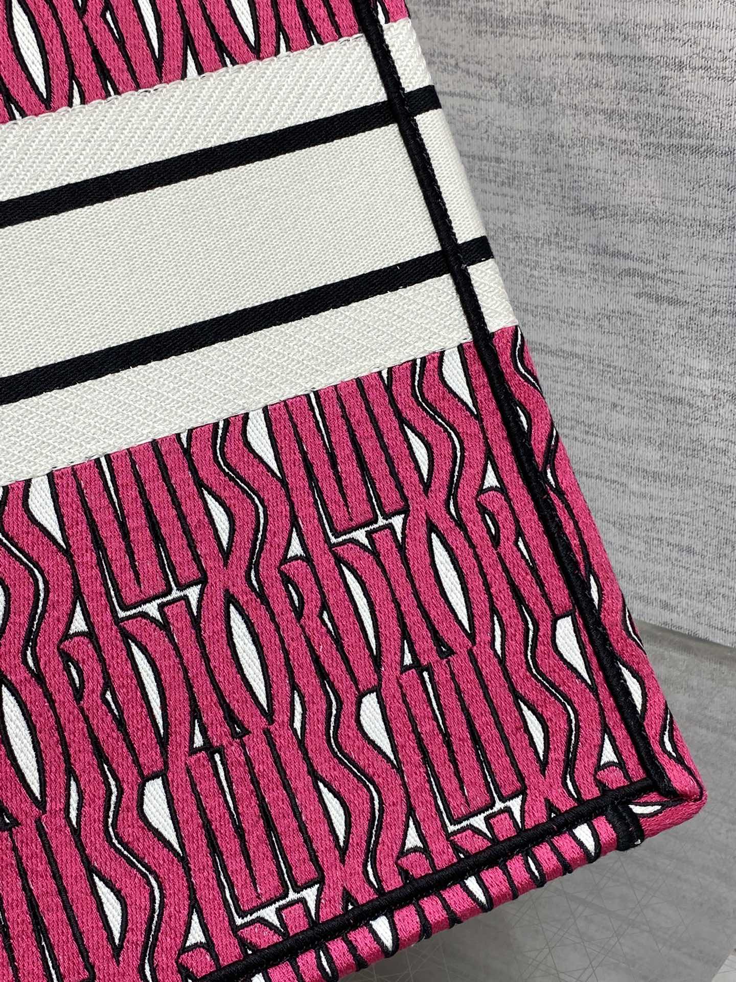 MISS GROSSE TASCHE 42 IN MAGENTA-LILA-CANVAS