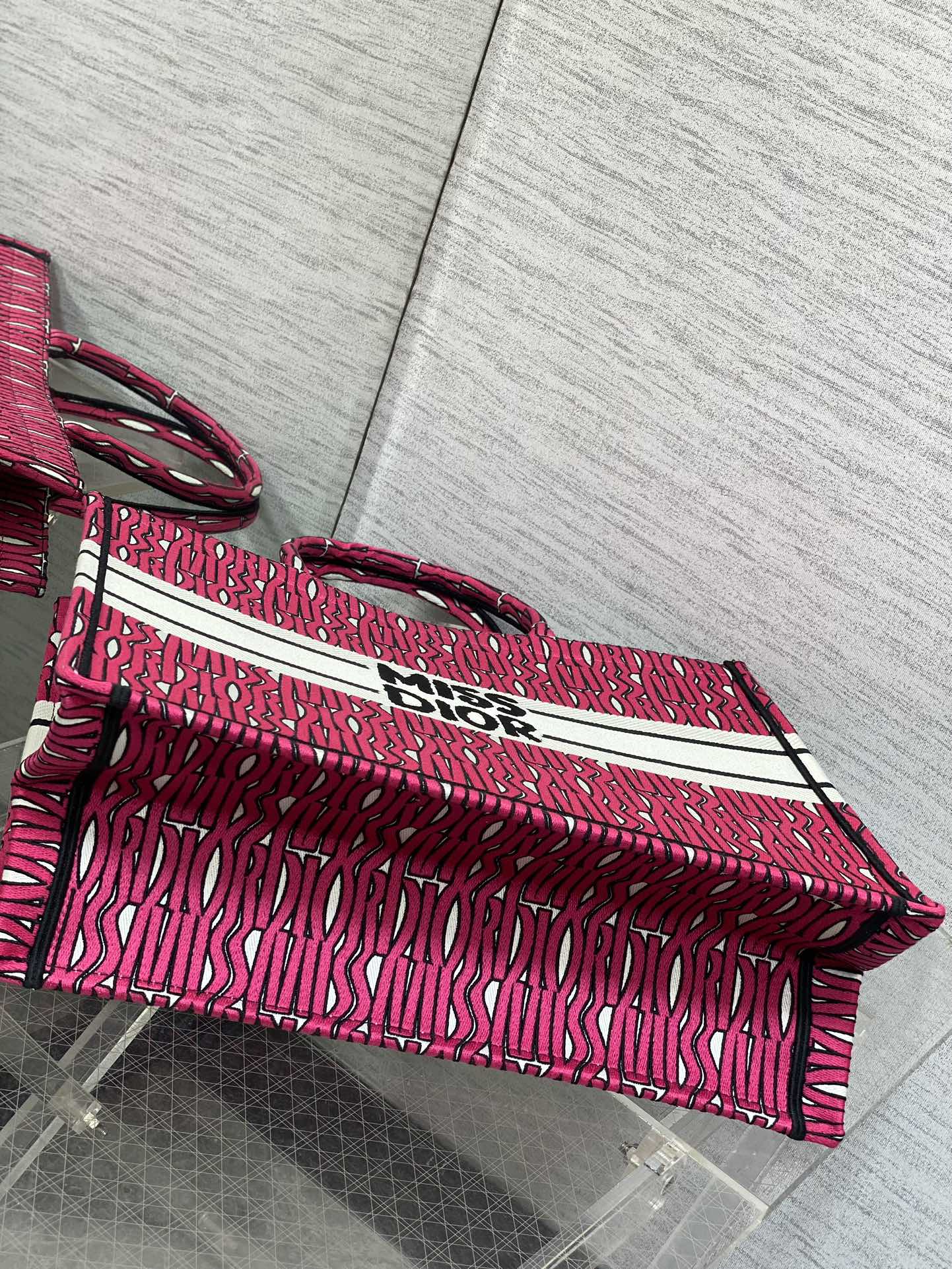 MISS GROSSE TASCHE 42 IN MAGENTA-LILA-CANVAS