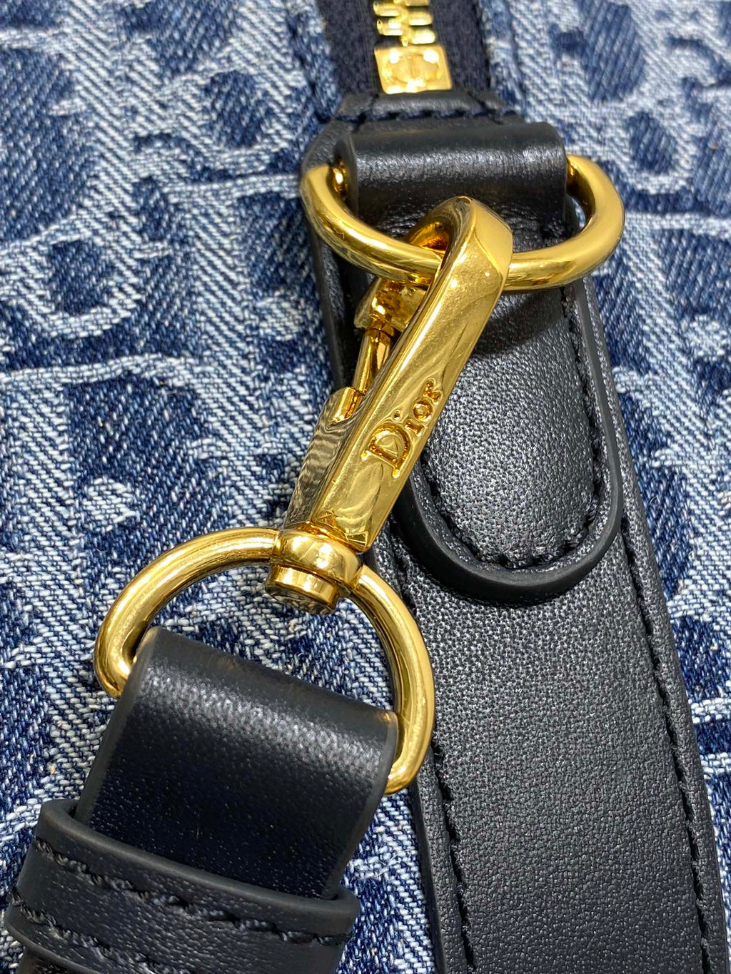 GROOVE 20 Tasche in Denimblau, schräges Monogramm-Jacquard