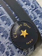 GROOVE 20 Tasche in Denimblau, schräges Monogramm-Jacquard