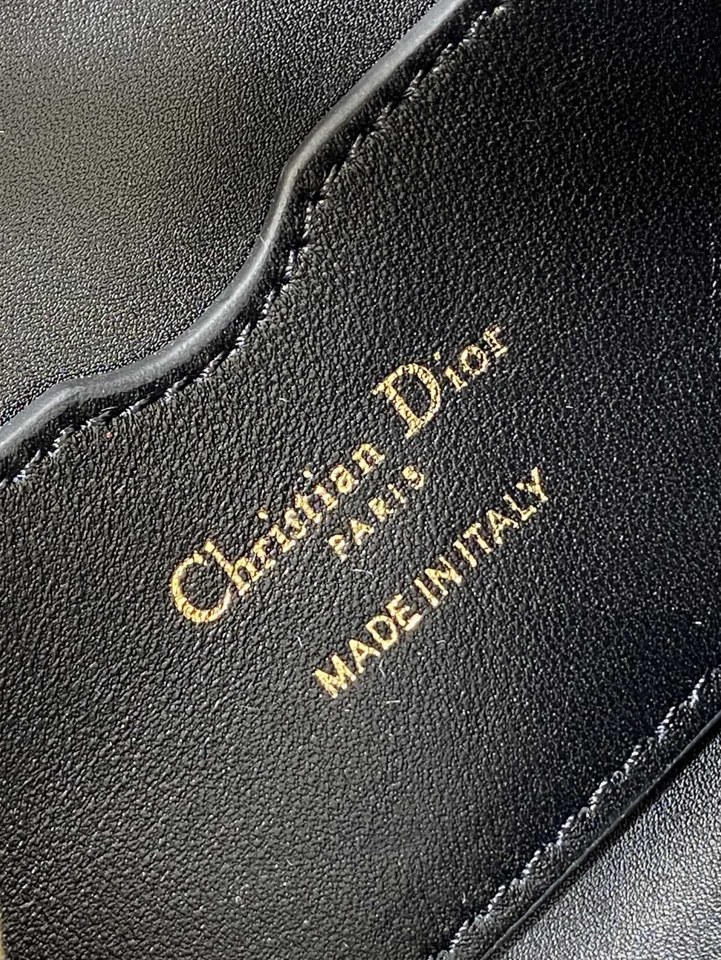 MISS CARO CIGALE MINI 24 TASCHE IN SCHWARZ MACROCANNAGE LAMMLEDER