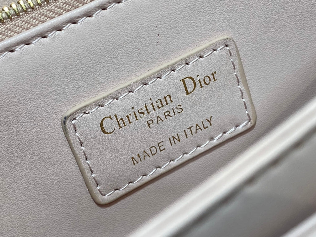 MINI-TASCHE 24 IN HELLROSA LACKIERTEM CANNAGE-KALBLEDER