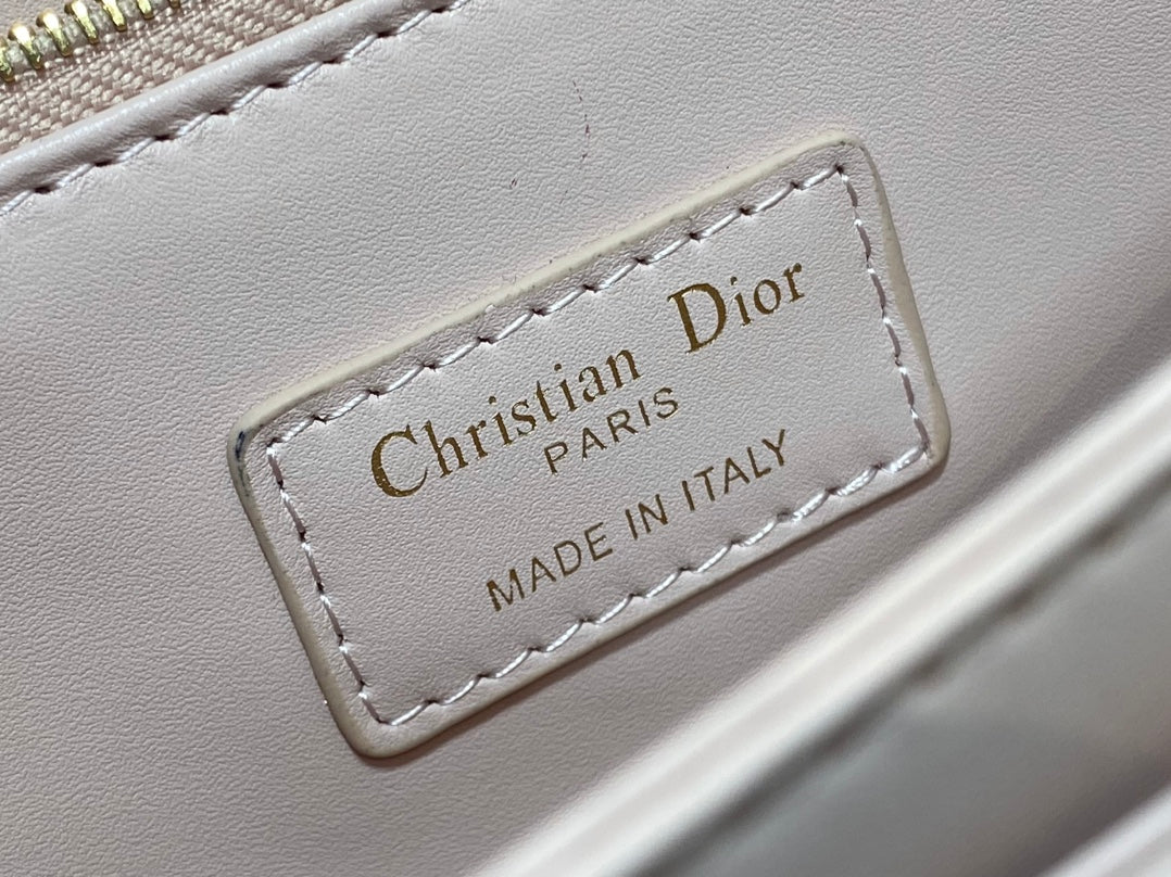 MINI-TASCHE 24 IN HELLROSA LACKIERTEM CANNAGE-KALBLEDER