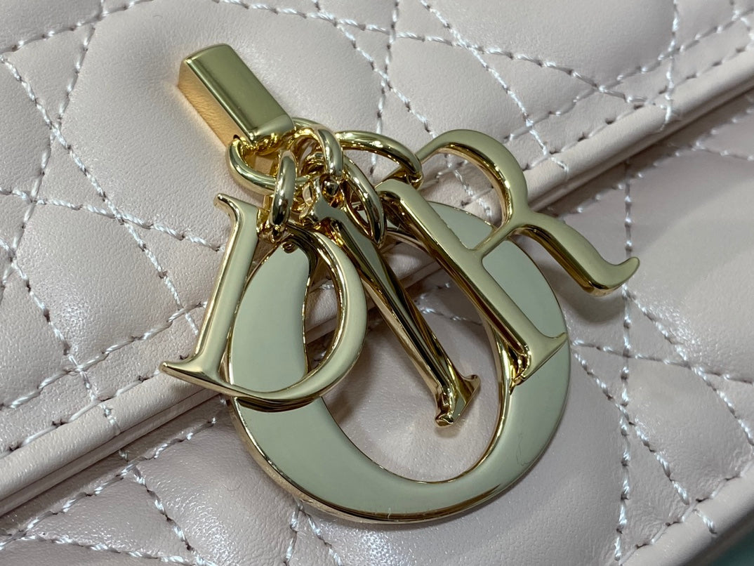 MINI-TASCHE 24 IN HELLROSA LACKIERTEM CANNAGE-KALBLEDER