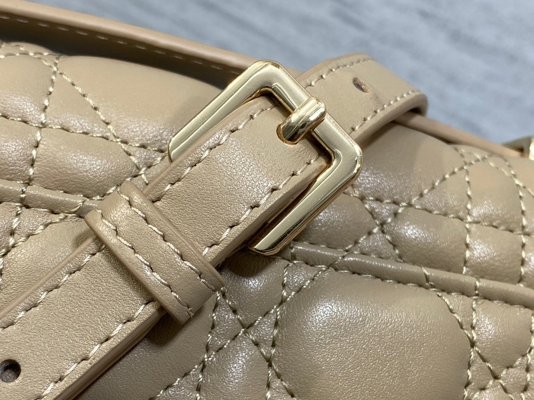 MINI-TASCHE 24 IN CAMEL BEIGE LATENT CANNAGE KALBSLEDER