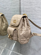 KLEINER 20 CARO RUCKSACK IN MANDELBEIGE MAKROCANNAGE LAMMLEDER